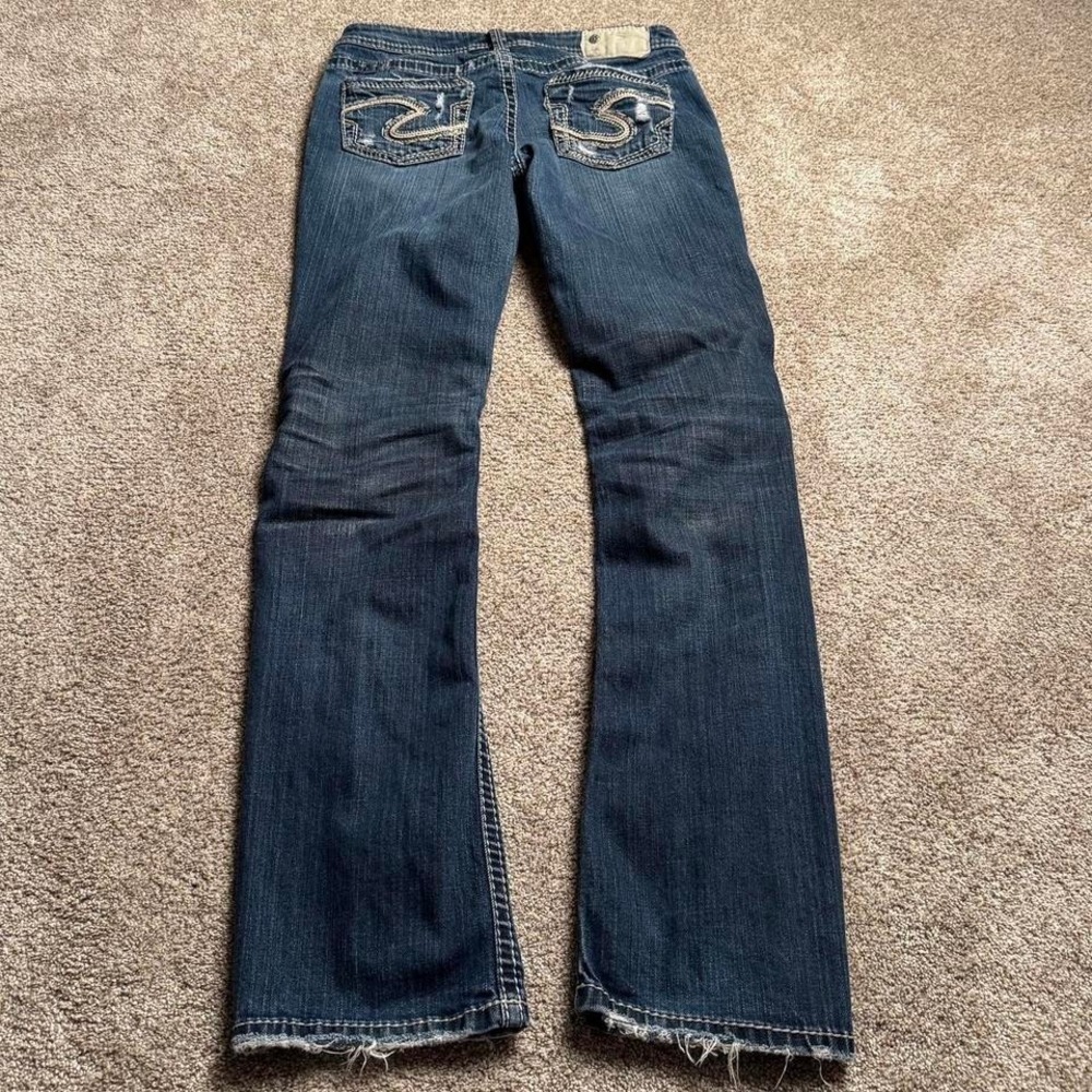 SILVER JEANS "AIKO BABY BOOT" DISTRESSED LOW RISE DENIM